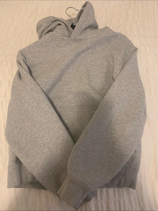 Aritzia Sweaters - Aritzia Women's Light Gray Crewneck Hoodie
